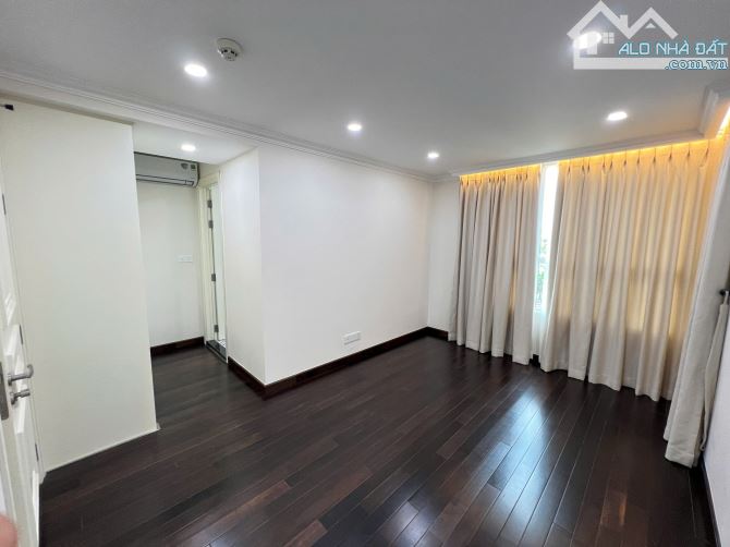 Bán căn hộ Cao cấp DUPLEX VISTA VERDER Quận 2 căn góc 3 mặt tiền 6pn giá TLcc