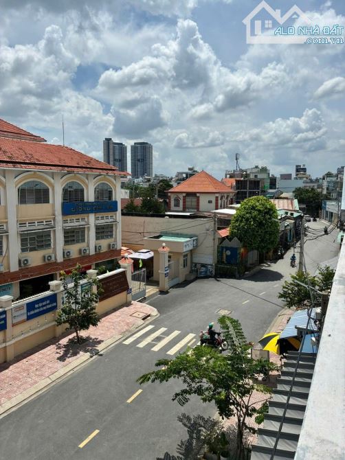 Bán nhà Quận 2 Bán nhà đối diện Trường THPT Giồng Ông Tố đường Lê Hữu Kiều 16M cách NTĐ 10