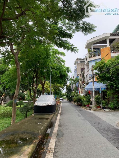 NHÀ VIEW ĐẸP ĐỐI DIỆN CÔNG VIÊN GIÁ CỰC TỐT BÌNH PHÚ Q.6