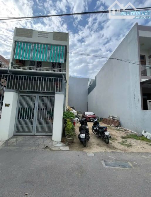 📌📌📌LÀM VIỆC TRỰC TIẾP GIÁ TỐT !!!Bán lô đất kiệt ô tô đỗ nhựa 7m.420 lê văn hiến