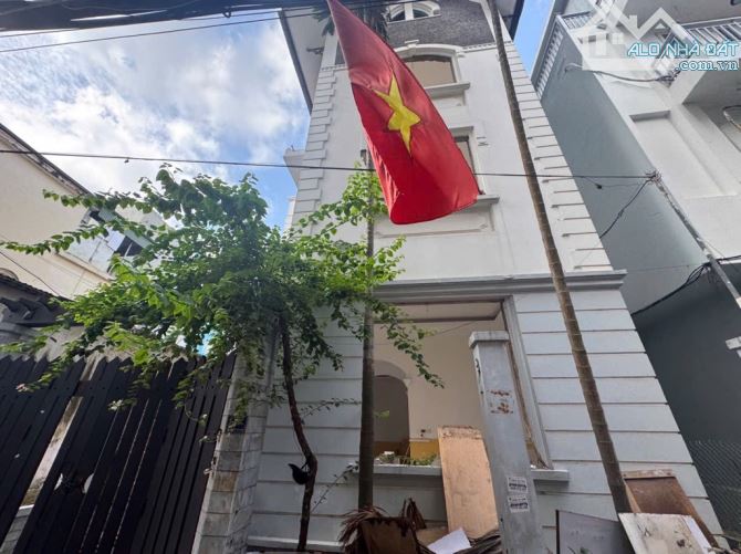 Bán nhanh nhà tây hồ an dương vương 5 tầng 40m 7 tỷ