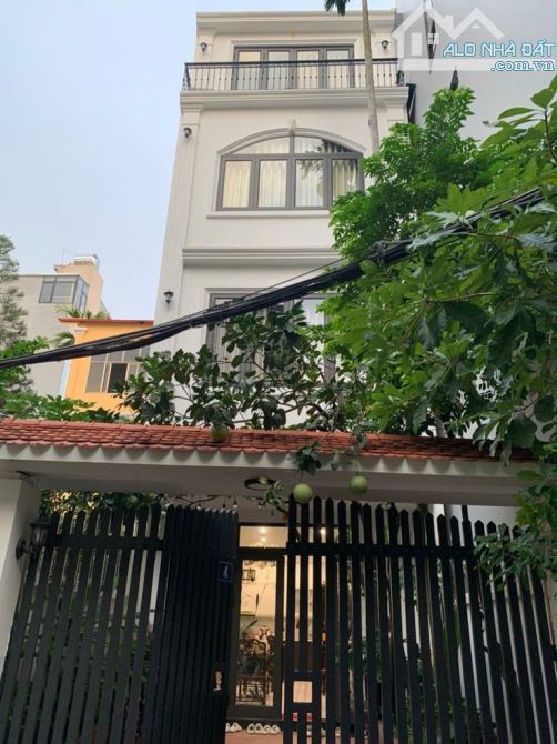 Siêu khủng căn biệt thự bỏ quên tây hồ