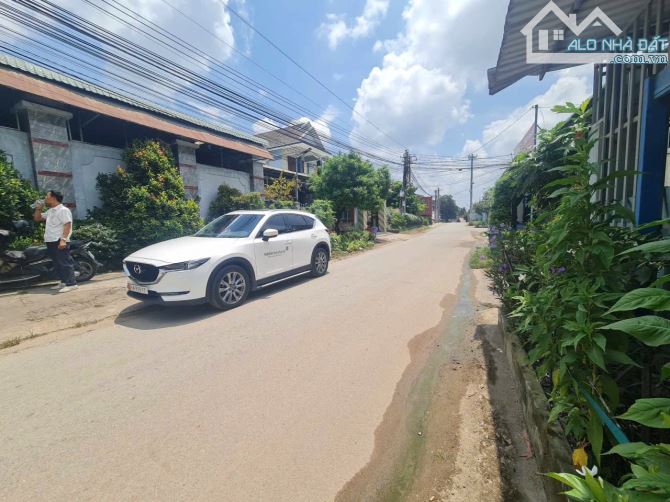 Bán nhà MẶT TIỀN kinh doanh cực đỉnh,ngang KHỦNG 18M,giá chỉ 15tr/m2