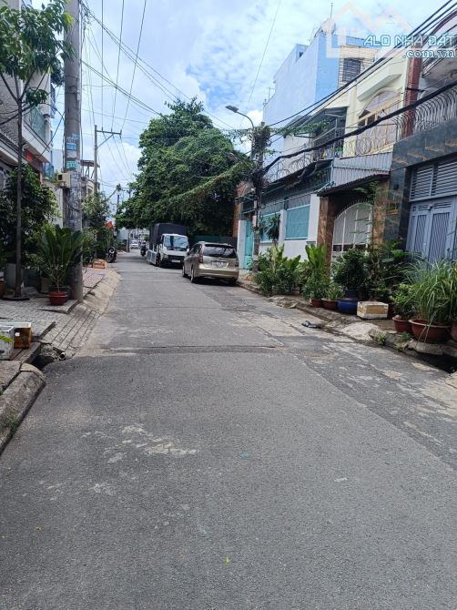 Tân Phú giáp Quận 11- đương nhựa ô tô đổ- 60m2- giá chỉ 6 tỷ hơn.