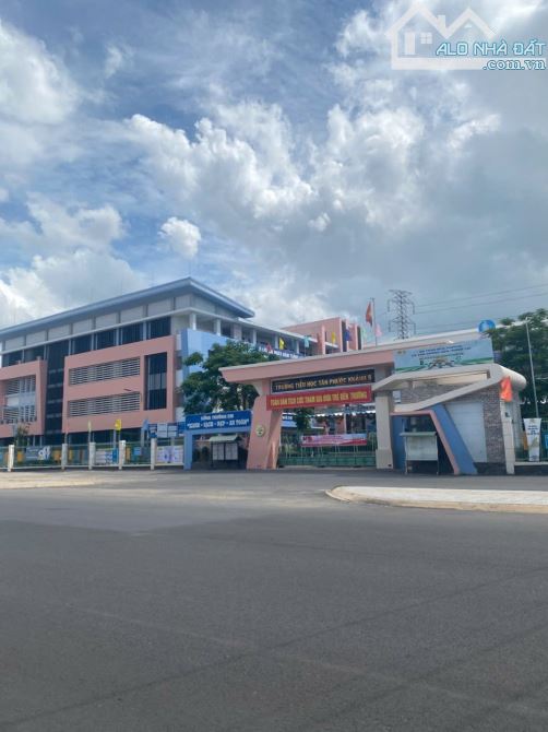 CHỦ NGỘP BÁN GẤP LÔ ĐẤT 200M2 FULL THỔ CƯ - GẦN CHỢ TÂN PHƯỚC KHÁNH -CHỈ HƠN 2 TỶ