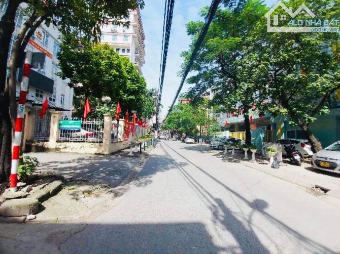BÁN TOÀ BUILDING VĂN PHÒNG MẶT PHỐ VÕNG THỊ QUẬN TÂY HỒ-DT 220M2 MẶT TIỀN 13M-GIÁ 109.9 TỶ