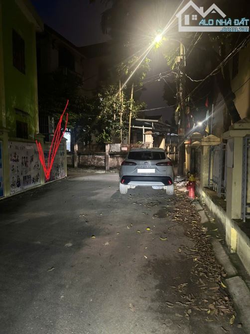 Bán đất Tân Phong, lô góc, ngõ thông ô tô qua nhà, gần đại học, nhiều tiện ích, giá đầu tư