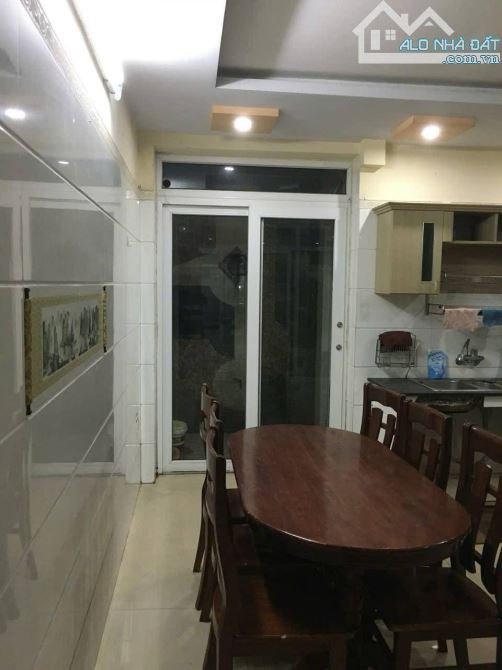 🛖: bán 4 tầng, mặt đường Nguyễn Bỉnh Khiêm, Đông Hải 2,DT 80m2, đường 39m 💸: 6,2 tỷ (dc0