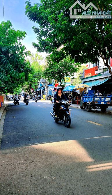Gần mặt tiền Lê Văn Lương, Quận 7, 3 tầng, 6.6x15m, HXH,Nhỉnh 9 tỷ
