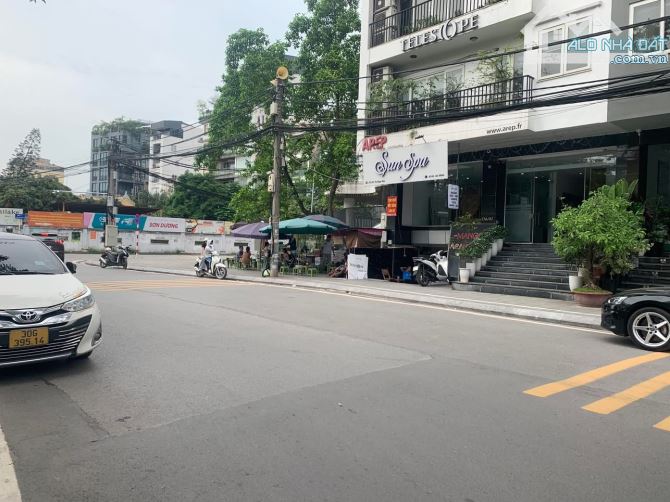 BÁN TOÀ APARTMENT SIÊU VIP PHỐ TOO NGỌC VÂN QUẬN TÂY HỒ-DT 120M2 MT  8.4M-GIÁ 136.8 TỶ