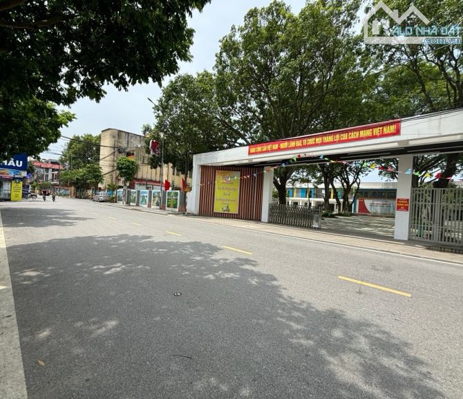 Bán đất gần 50m mặt tiền 5m ,đường trước đất 2 ô tô nhỏ tránh