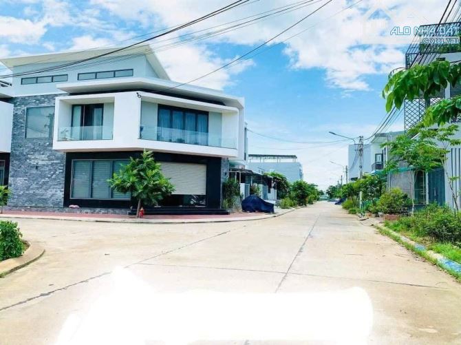 Bán đất khu tái đinh cư sau lưng Đại học Quang Trung