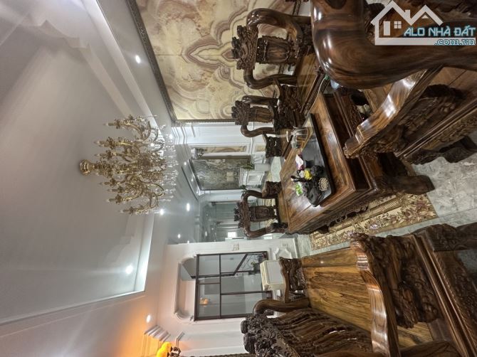 Bán nhà phố hẻm 497/ Phan Văn Trị 6 lầu ngang 5m 90m2 tiện làm VP view Emart chỉ 17.3 tỷ.
