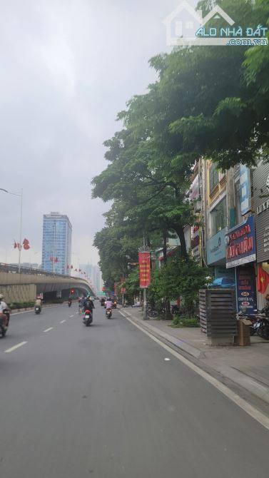BÁN GẤP CĂN NHÀ LÔ GÓC MẶT PHỐ NGUYỄN CHÍ THANH , ĐỐNG ĐA 38M  ,MT 5M GIÁ CHỈ 12 TỶ