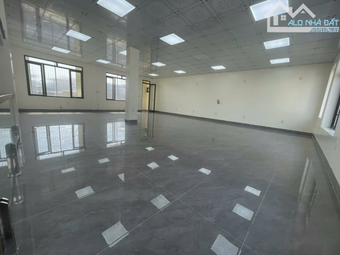 Cho thuê nhà tuyến Thế Lữ - Thiết kế thông sàn , 100m2, 3 tầng, 23 triệu - 10