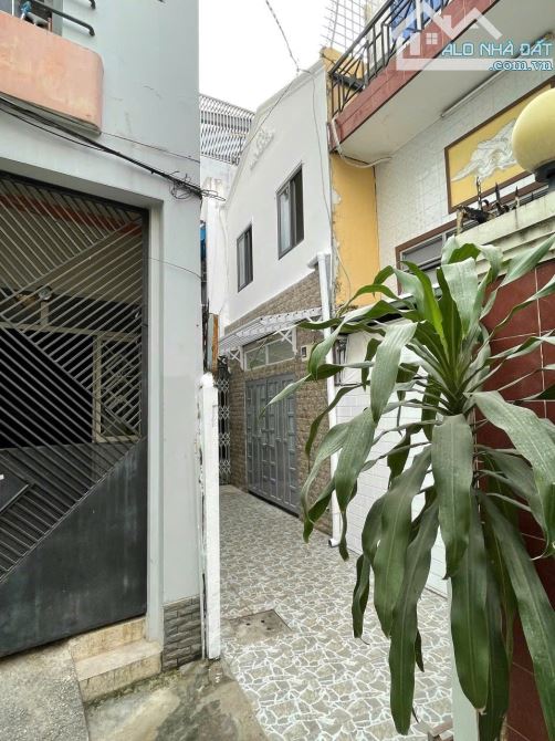 Bán nhà hẻm 108// Thích Quảng Đức. 4.7x7. 1 lầu. Gía 4 tỷ 8 - 10