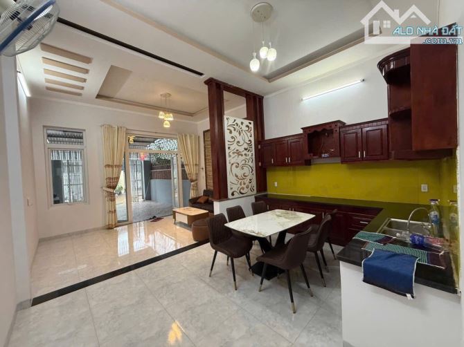 NHÀ CẤP 4 HẺM 434 YMOAN KHU THÀNH ĐỒNG - DT: 5X21M HƯỚNG ĐÔNG - GIÁ: 2.5 TỶ - 10