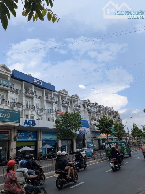Bán nhà phố hẻm 497/ Phan Văn Trị 6 lầu ngang 5m 90m2 tiện làm VP view Emart chỉ 17.3 tỷ. - 10