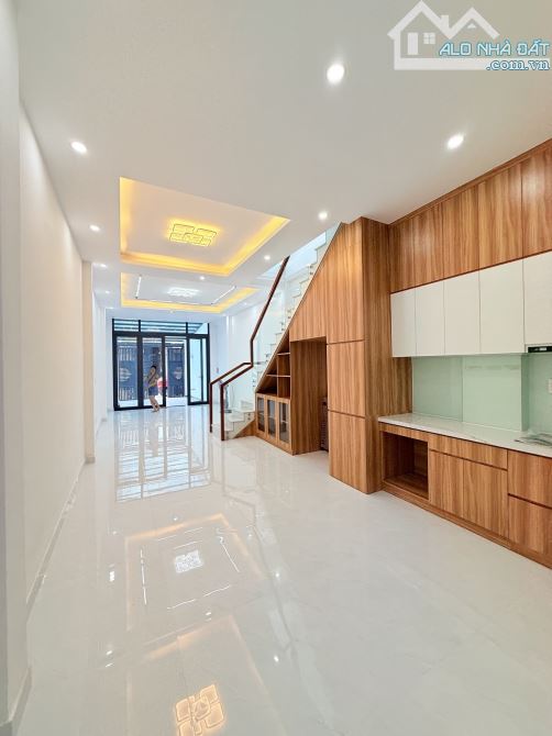 BÁN NHÀ MẶT TIỀN KINH DOANH ĐÔNG HƯNG THUẬN, 95m2 2 Tầng Mới Đẹp, ngay Tham Lương giáp TB - 11