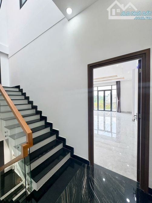 CHỦ GỞI BÁN NHÀ 1 TRỆT 2 LẦU 3 TẤM ĐÚC THUỘC KDC HOÀNG MINH CHÁNH P.HOÁ AN. GIÁ CHỈ 4,8 TỶ - 11