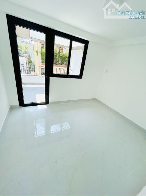 BÁN NHÀ SIÊU ĐẸP 4 TẦNG MỚI 100% DTSD 150M2 Tôn THẤT THUYẾT P.4 Q.4 GIÁ CHÍNH CHỦ 7TY950 - 11