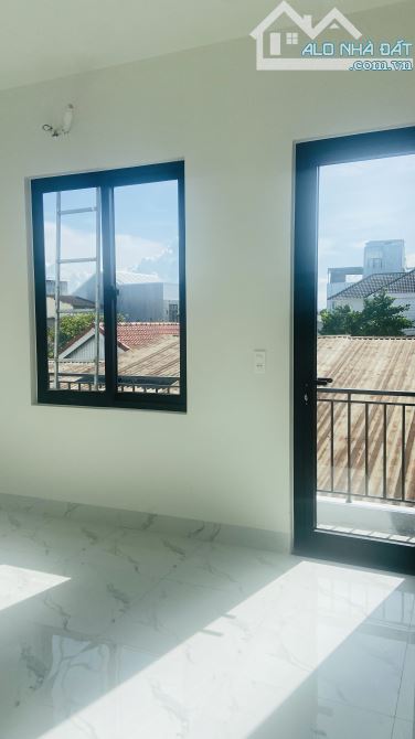 Bán nhà mới mang vali vào ở sau lưng đồng khởi đường ô tô - 11