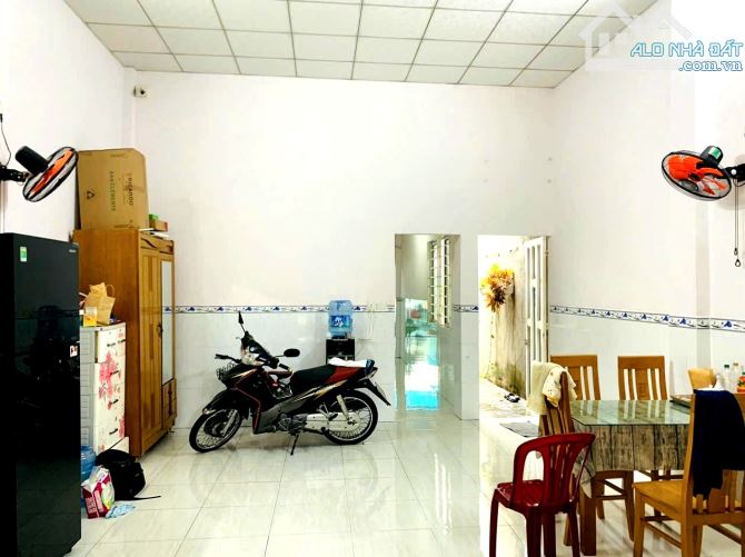 BÁN NHÀ TRẢNG DÀI, SỔ HỒNG RIÊNG THỔ CƯ, SÂN ĐẬU 2 OTO GẦN BÁCH HÓA XANH CHỢ PHÚ THỌ - 1