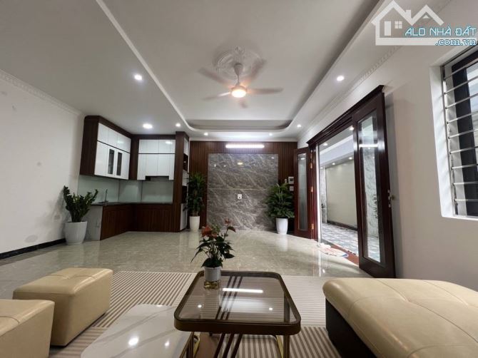 NHÀ MỚI SANG TRỌNG – SÂN RỘNG THOÁNG – 4 NGỦ FULL NỘI THẤT – PHÁP LÝ CHUẨN - 2