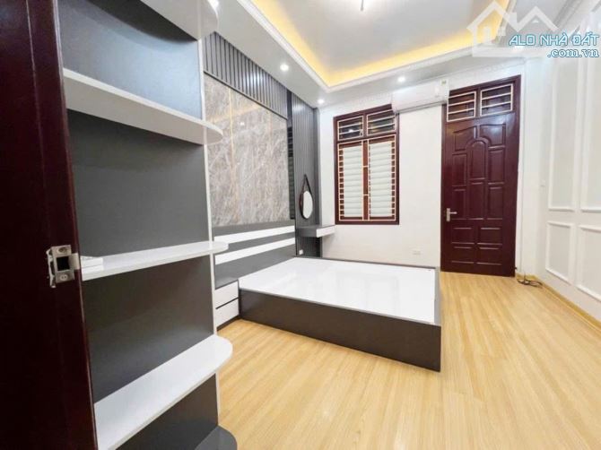 Bán Nhà Thụy Khuê Tây Hồ DT 30m2×5Tầng Full Nội Thất Giá Rẻ 30m Ra Hồ Tây - 1