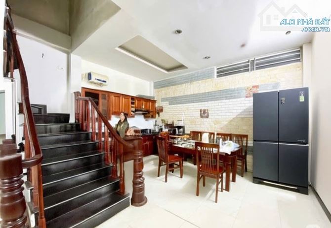 BÁN NHÀ TRẦN THÁI TÔNG - DT 62M - 5 TẦNG - MT 4,5M - NỞ HẬU - GIÁ 13.8 TỶ - 1
