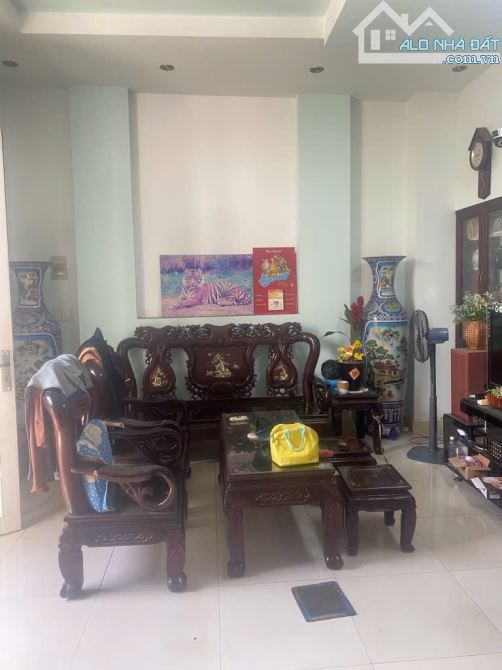 BAN NHÀ PHỐ 4 TẦNG- LÊ VĂN LƯƠNG– NGANG 5M- 100M- GIÁ HƠN 6TỶ- TẶNG FULL NỘI THẤT - 1