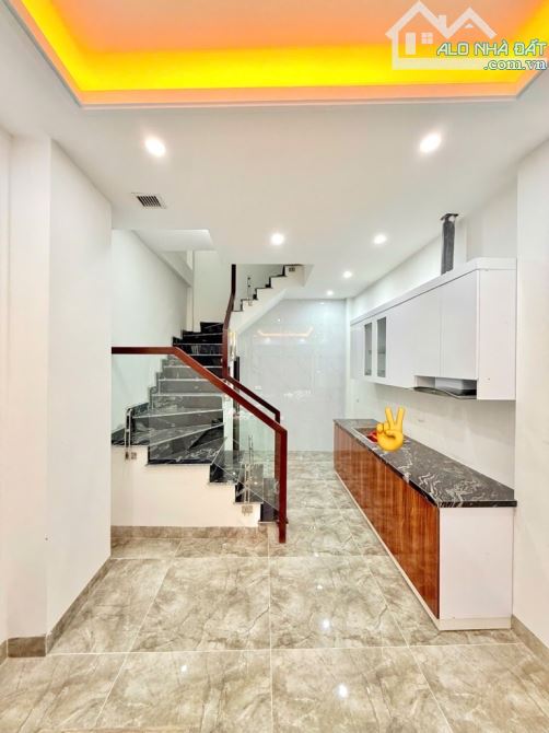 NHỈNH 9 TỶ BÁN NHÀ DỊCH VỌNG HẬU-NHÀ MỚI XÂY-LÔ GÓC-GẦN Ô TÔ-THANG MÁY-39M-6 TẦNG - 1