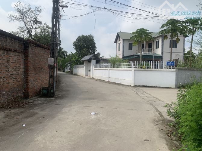 Bán Đất – Thái Lai (Xã Minh Trí – SS)- 110m² – 2,7 TỶ- Full Thổ Cư - 2 Oto Tránh Vào Đất . - 1