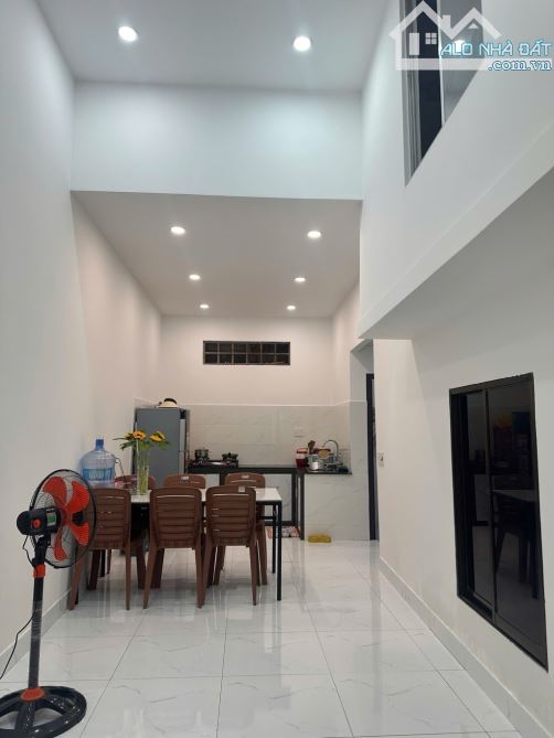 BÁN GẤP NHÀ ĐƯỜNG BÙI TÁ HÁN GẦN BIỂN MỸ KHÊ ĐANG CÓ DÒNG TIỀN 14TR/THÁNG NHỈNH 6TỶ - 1
