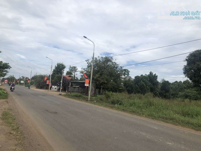 11 M Mặt tiền tỉnh lộ 765, sẳn 100m2 thổ cư, dân cư đông đúc thuận tiện kinh doanh - 1