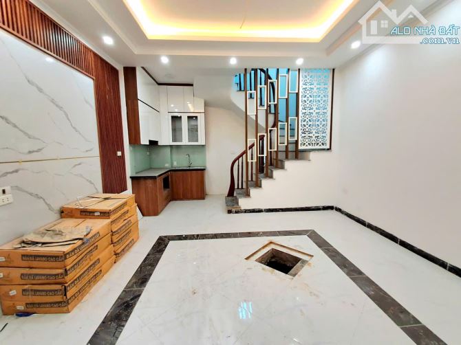 5.55 TỶ-30M2-5 TẦNG MỚI-10M RA Ô TÔ-KHUYẾN LƯƠNG-VÀNH ĐAI 3-TAM TRINH - 1