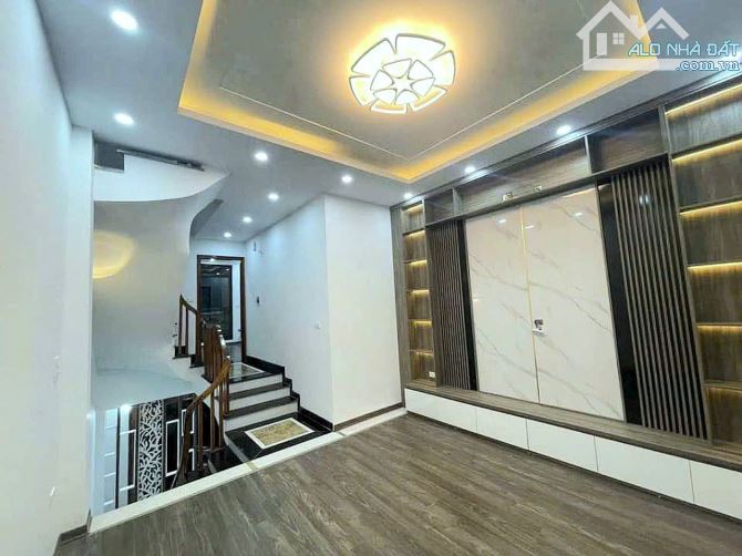 NGÔ QUYỀN HÀ ĐÔNG - DT42M/6T -TẶNG NỘI THẤT - OTO ĐỖ - NGÕ SẠCH THOÁNG-AN NINH TỐT - 1