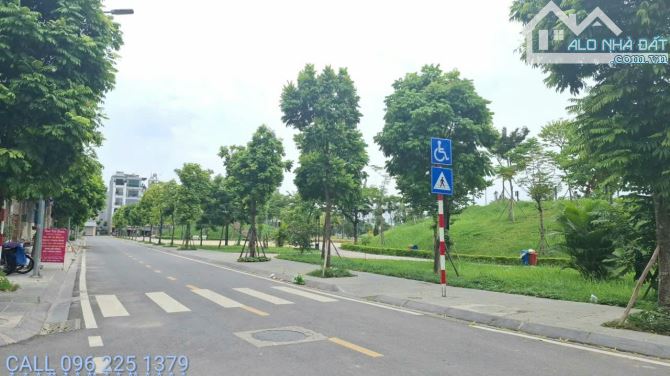 Siêu phẩm đất tdc ngọc thụy, 65m2, ô tô tránh, vỉa hè, giá 17.x tỷ - 1