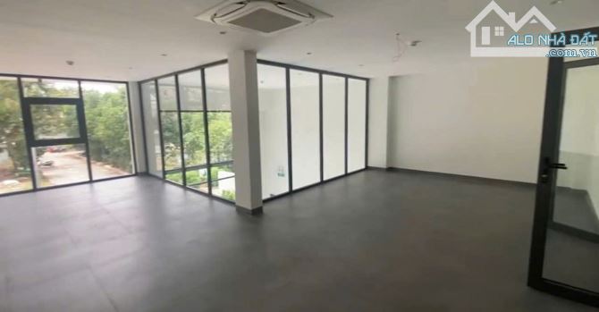 Cho thuê tòa VP 8X20, TML, Q2, 1hầm + 4 tầng giá 80tr/tháng - 1