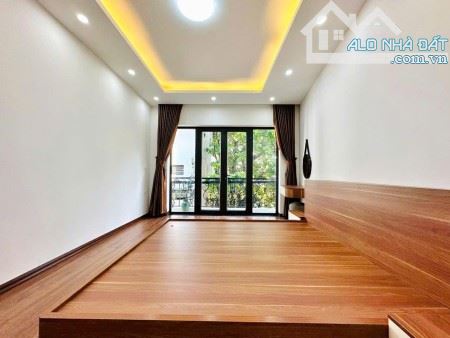 CHỈ 2.1 TỶ CÓ NHÀ ĐẸP PHỐ NGUYỄN XIỂN 28Mx2T, NGÕ NÔNG GẦN Ô TÔ, Ở SƯỚNG - 1