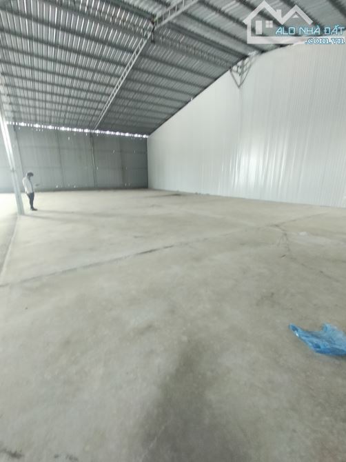 Cho thuê kho đường Thụy Phương, Bắc Từ Liêm, HN. DT 500m và 300m, cao 8m xe công đỗ cửa. G - 1