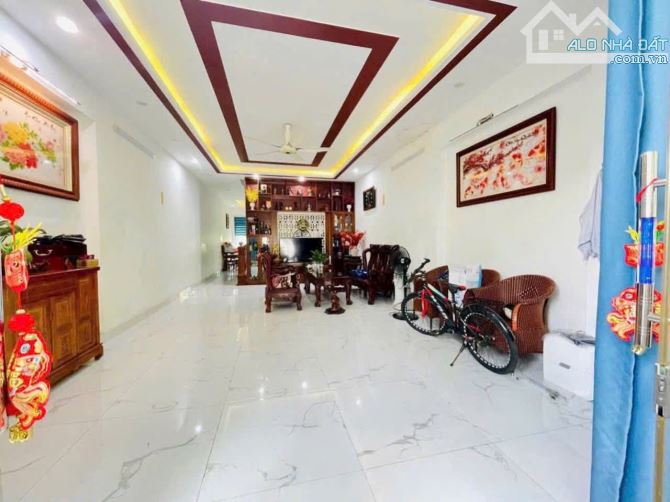 Bán căn nhà 3 tầng tại trung tâm thị trấn Núi Đèo (Phường Thuỷ Đường mới) - 1