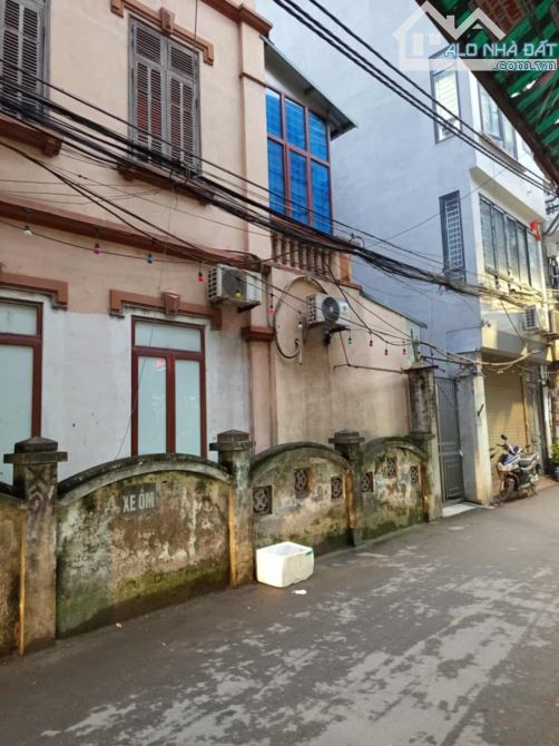 - BÁN ĐẤT VÀ NHÀ 3 TẦNG – PHỐ MỄ TRÌ THƯỢNG – NAM TỪ LIÊM   Diện tích: 106m² - 1
