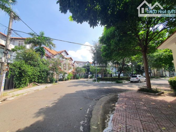 BÁN BIỆT THỰ 3 TẦNG GẦN BIỂN BÃI SAU, VỊ TRÍ ĐẸP_ MÔI TRƯỜNG SỐNG LÝ TƯỞNG! - 1