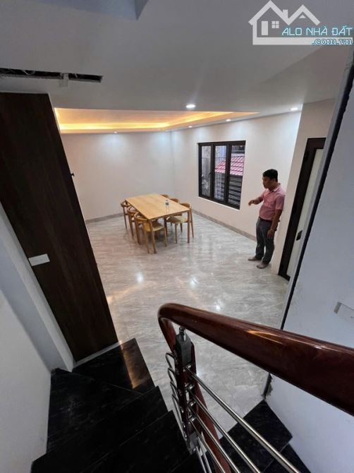 VIỆT HƯNG.LONG BIÊN_LÔ GÓC_ 6 TẦNG_THANG MÁY_Ô TÔ ĐỖ CỬA_SÁT PHỐ_MẶT TIỀN 4,5M_GIÁ 7,8 TỶ - 1