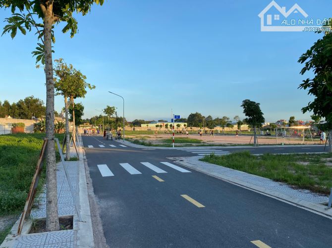 Kẹt tiền cho con làm ăn bán đất Long Thành 1 tỷ 150tr buông sổ - 1