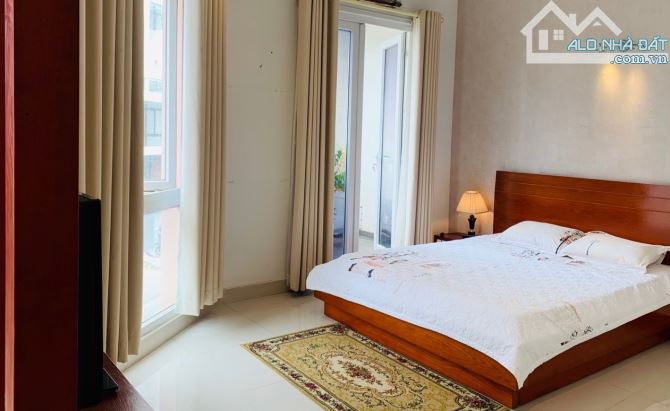 Bán CHDV hxh khu đường Hoa--doanh thu: 126 tr/th--dt: 132m2--hiện trạng 7 tầng thang máy - 1