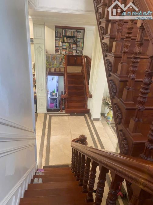 Bán biệt thự Q.1 giá tốt đường Trần Khắc Chân, 13x20m hầm 4 lầu, hồ bơi sân thượng - 1