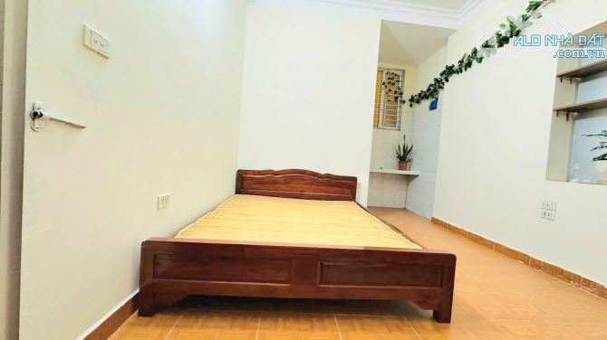 ĐÔNG NGẠC , bán đất tặng nhà cấp 4 thiết kế 2 ngủ 1 khách.cách cầu thăng long 200m - 1