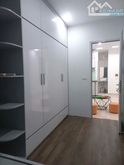 Bán căn hộ tập thể mặt phố Phương Liệt, Thanh Xuân, ô tô tránh đỗ, nhà đẹp ở luôn, SĐCC - 1